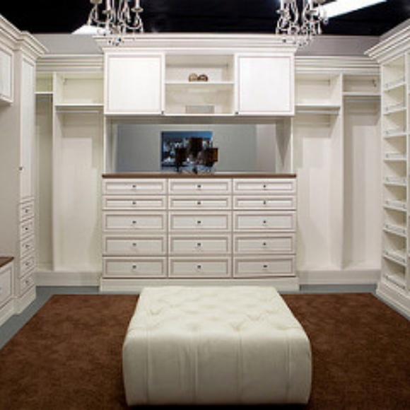 Meet your Posher, Jennifer - Picture 2 of 2